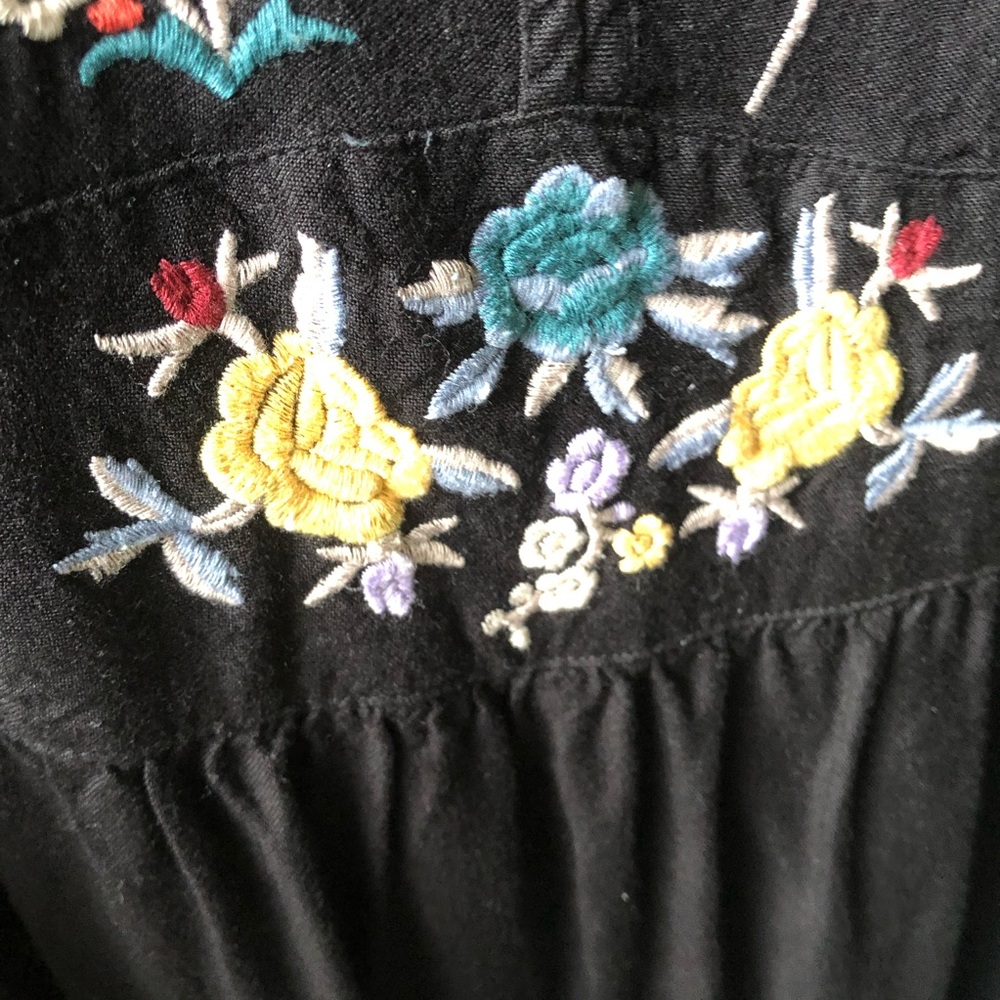 Embroidered Mini dress - Picture 2 of 6